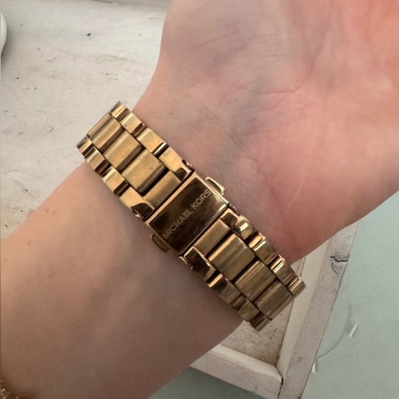 Michael Kors Gold Watch - Picture 2 of 4